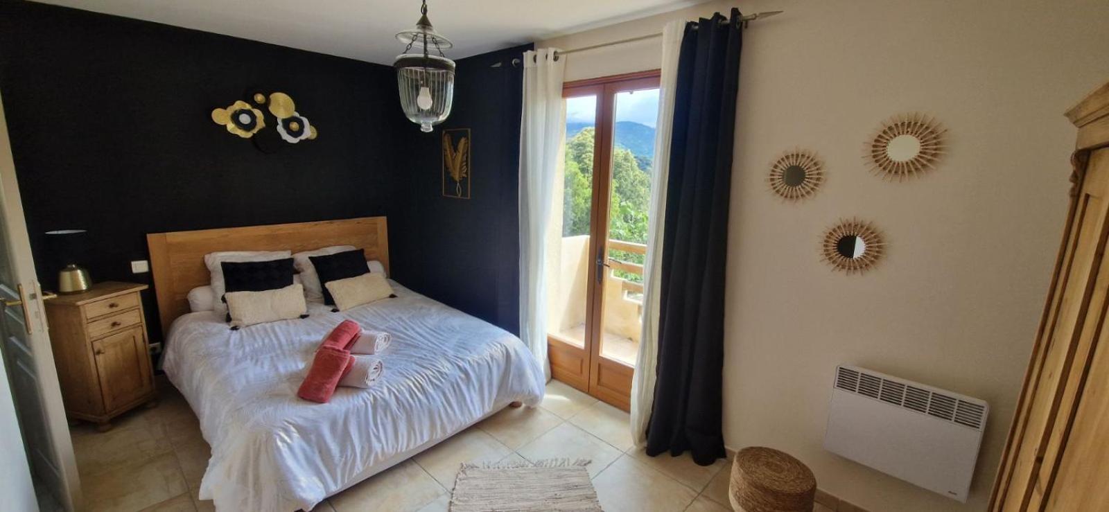 Mare E Monti Chez Thomas Et Magali Bed & Breakfast Vico Exterior photo